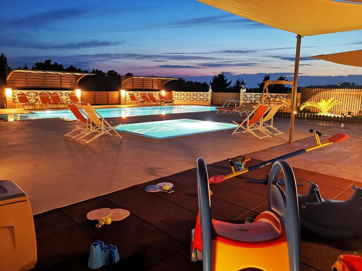 Aracelia Villas With Private Pool Siviri Exteriér fotografie